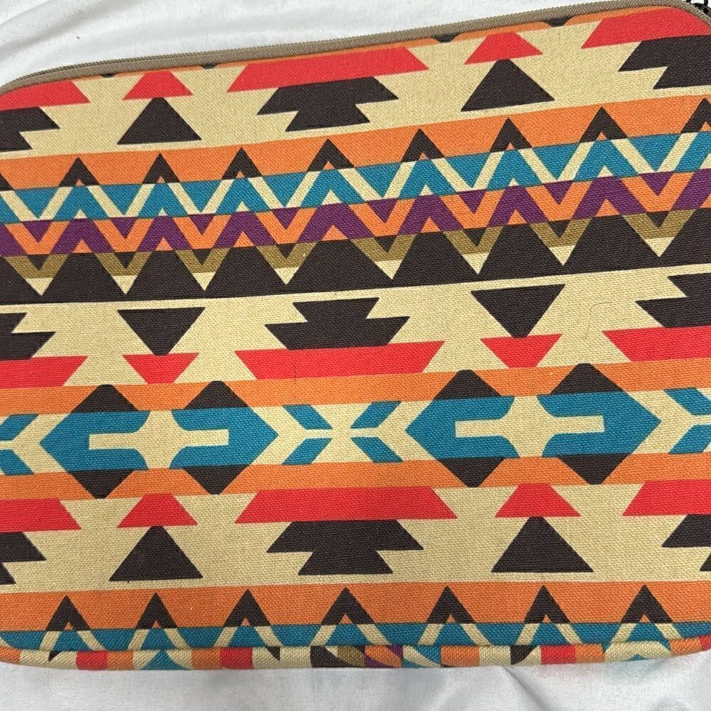 Aztec Style Computer Cover. - Picture 2 of 8